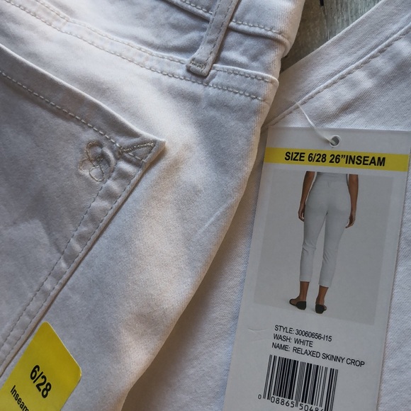 Jessica Simpson Relaxed Skinny Jeans - Picture 7 of 7